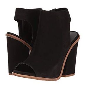 Steve Madden Valencia Black Peep-Toe Heels